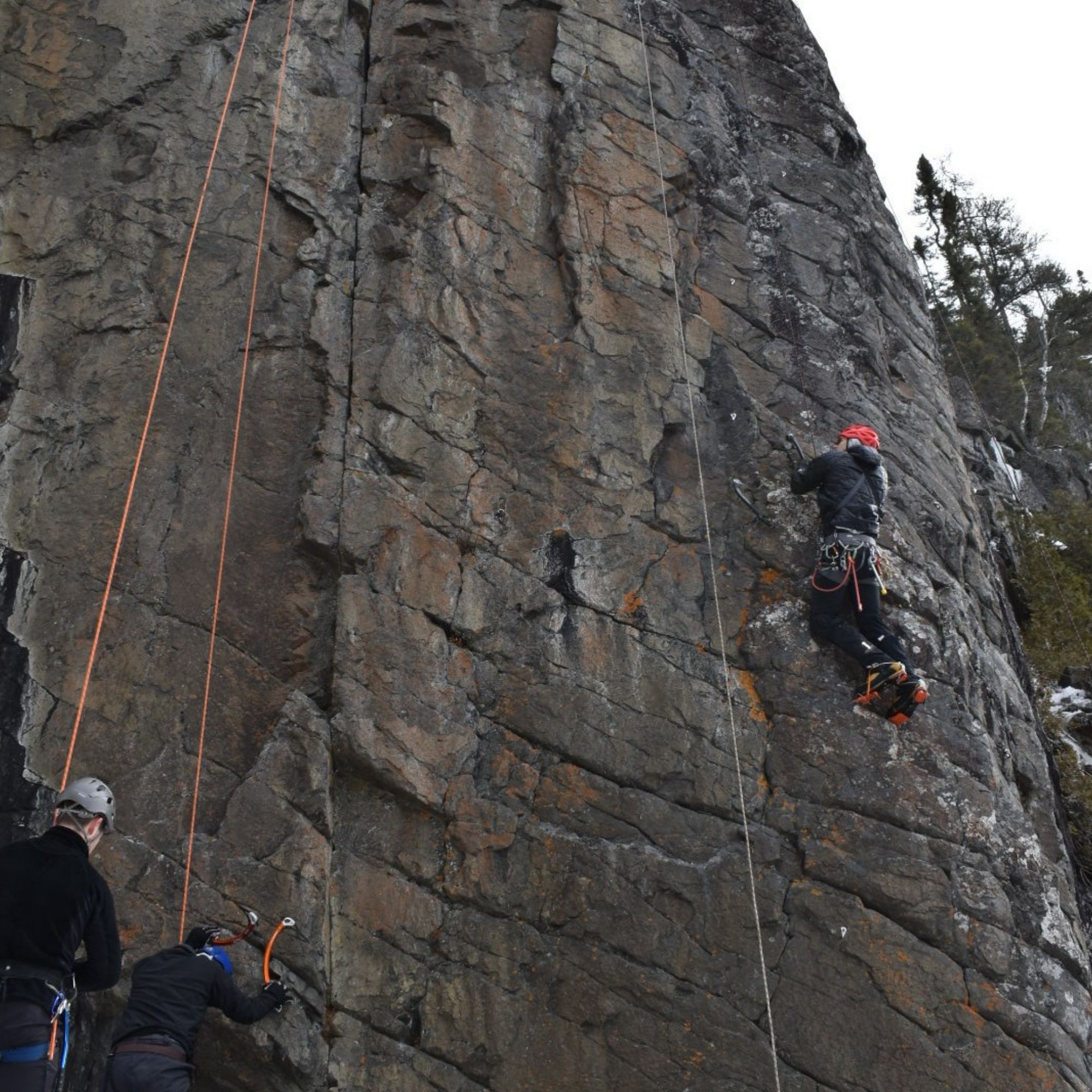 Dry tooling on rock with ice axes