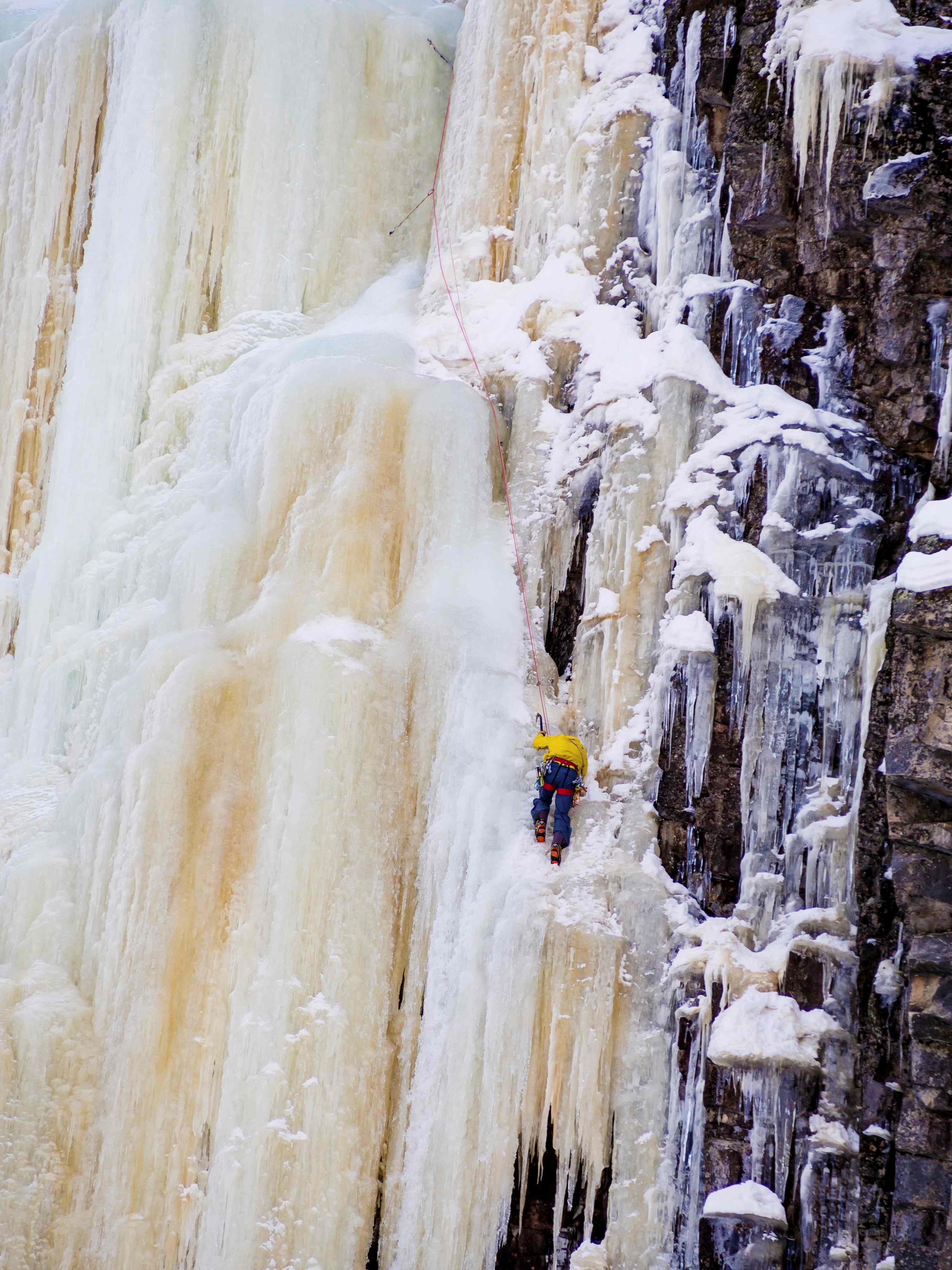 Book an ice climbing course